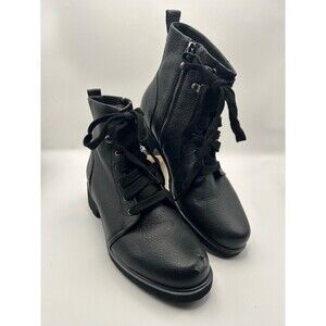 Munro Hartley Black Leather Ankle Boots Women's Size 9.5M-Scuffed toe